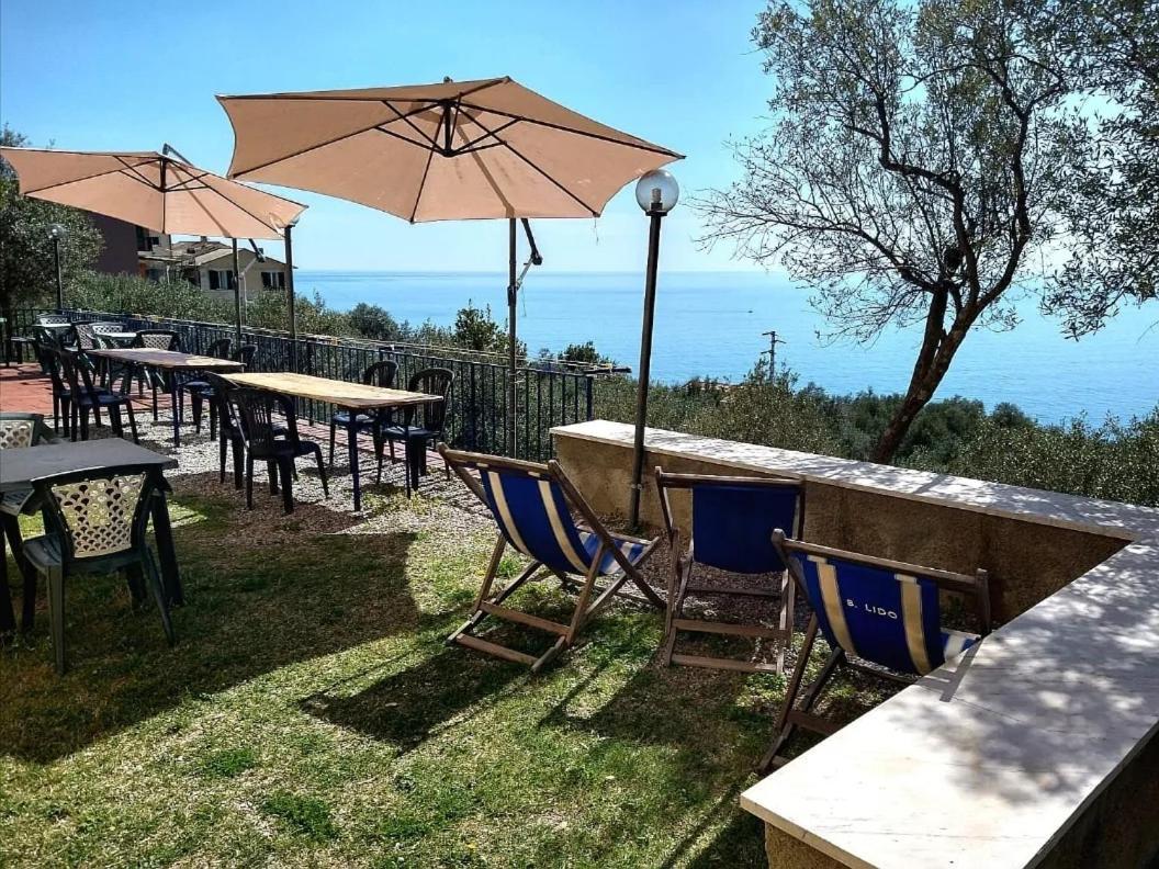 פראמורה Perla Del Levante Hostel מראה חיצוני תמונה