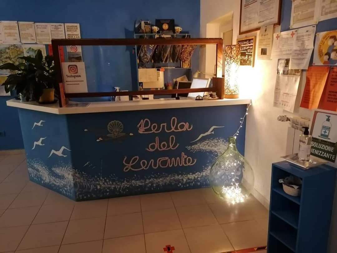 פראמורה Perla Del Levante Hostel מראה חיצוני תמונה