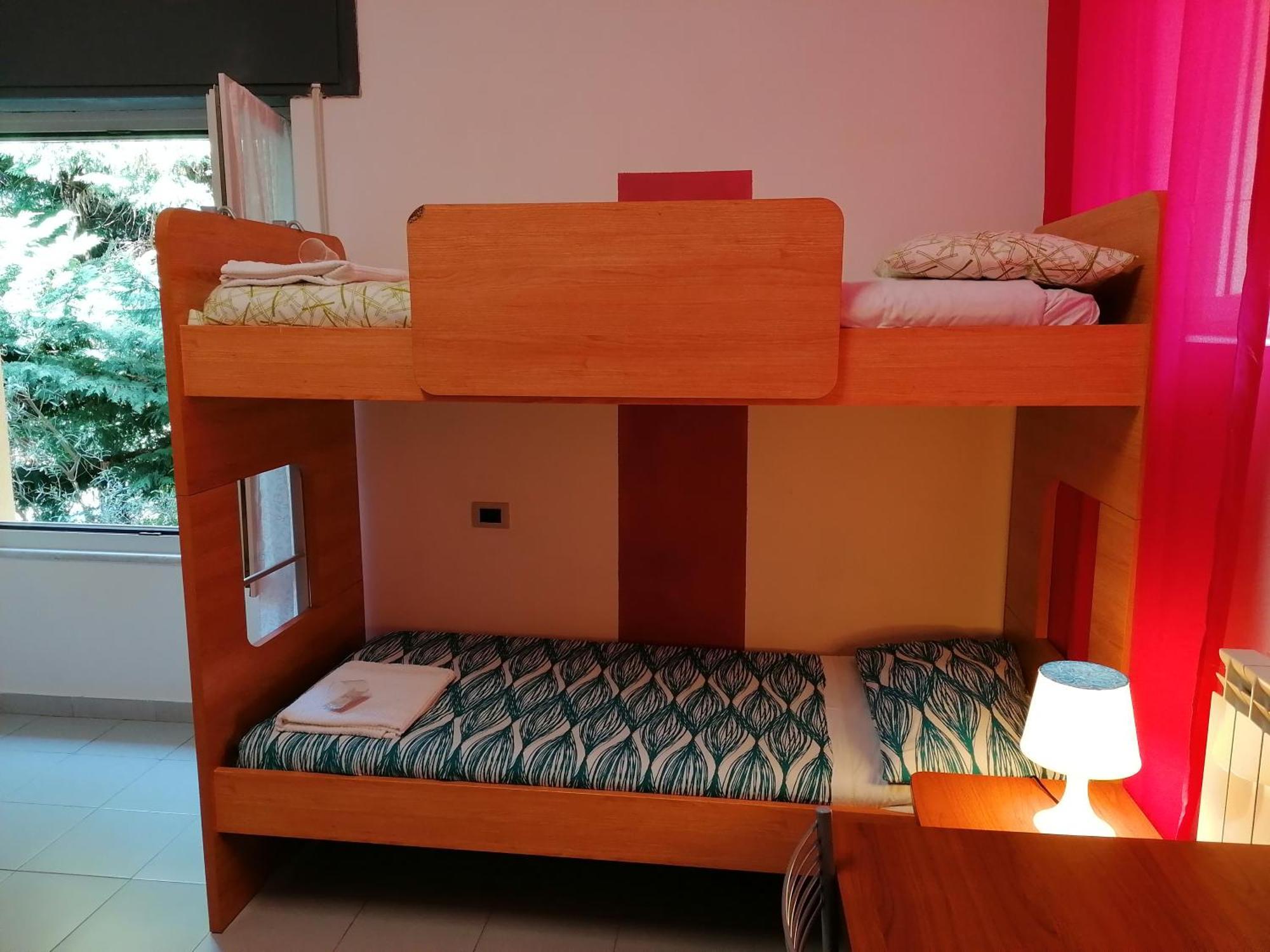 פראמורה Perla Del Levante Hostel חדר תמונה