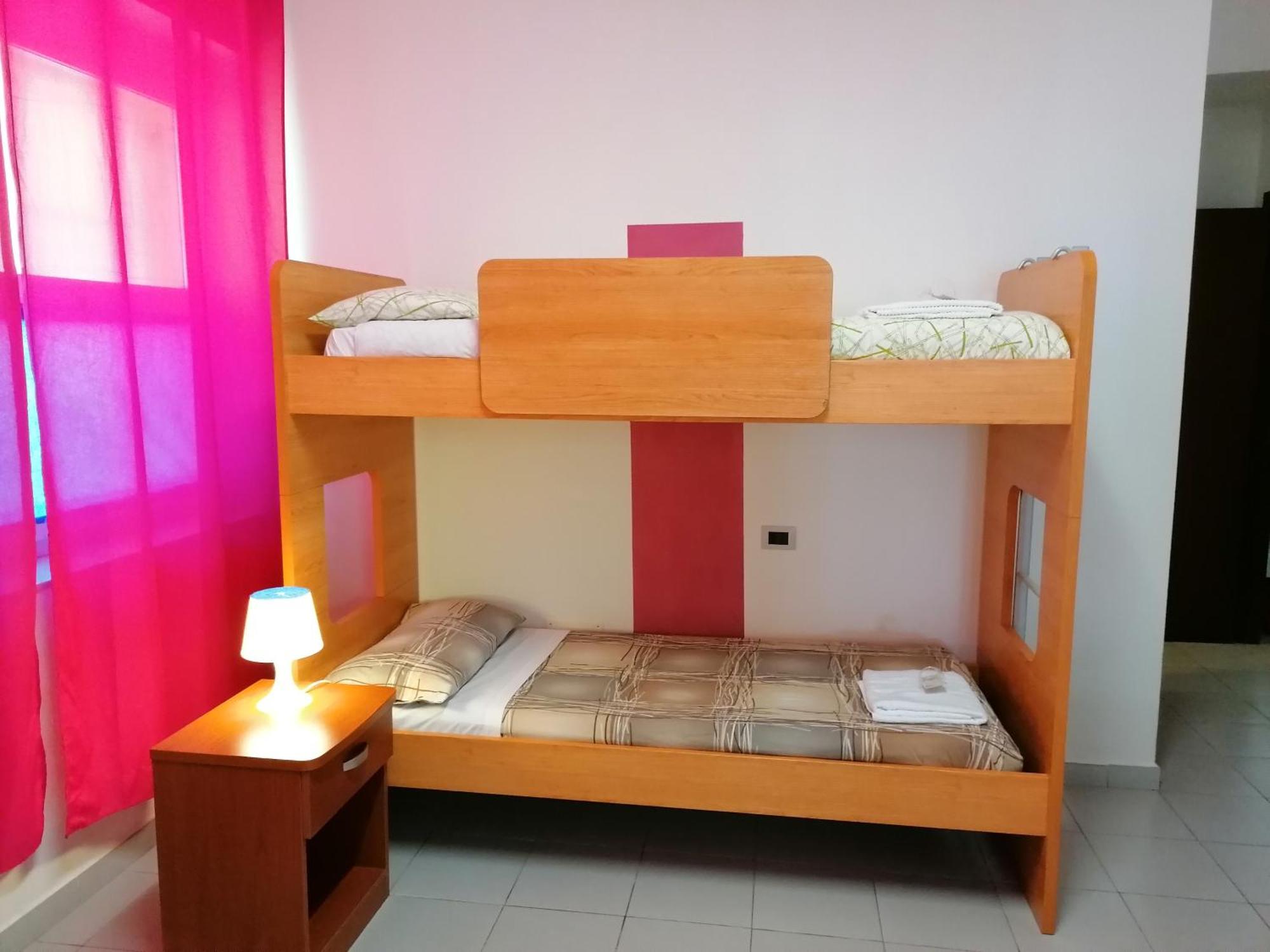 פראמורה Perla Del Levante Hostel חדר תמונה