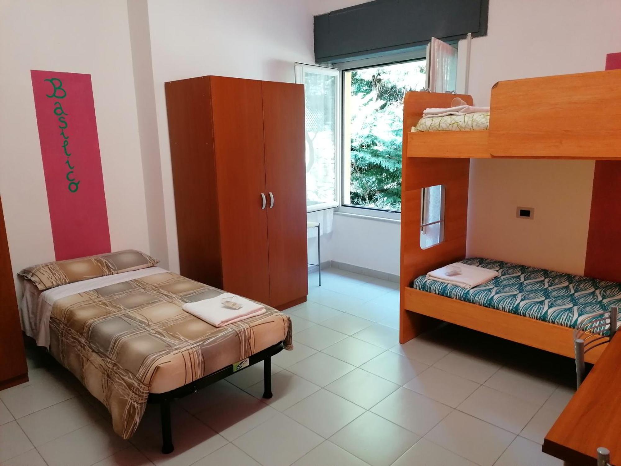 פראמורה Perla Del Levante Hostel חדר תמונה