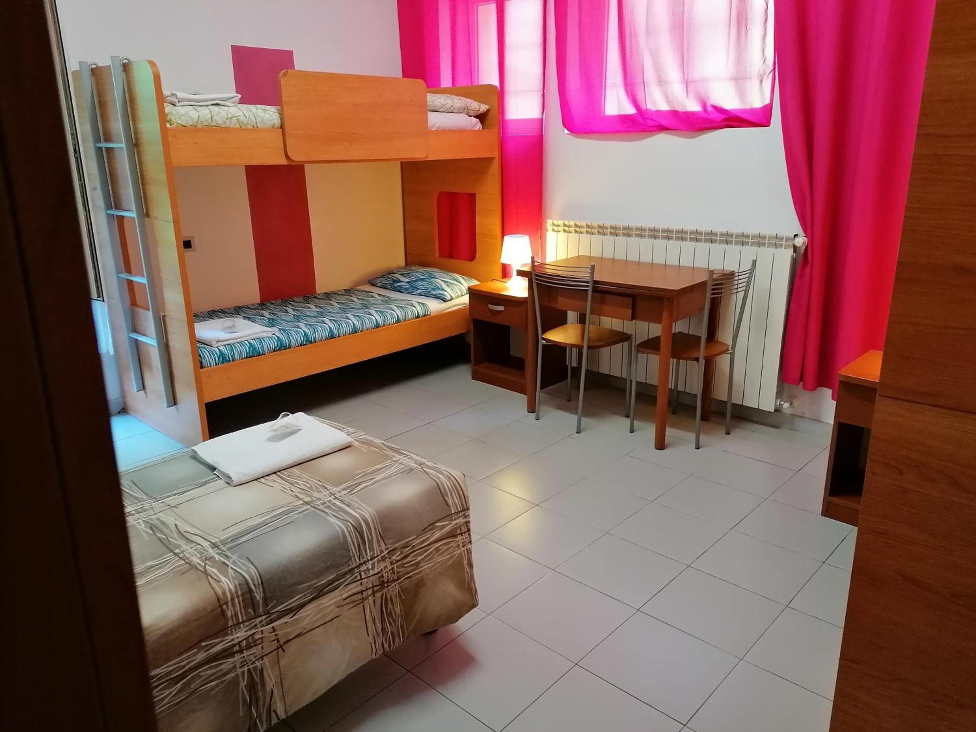 פראמורה Perla Del Levante Hostel חדר תמונה