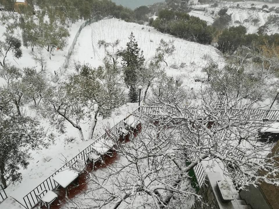 פראמורה Perla Del Levante Hostel מראה חיצוני תמונה