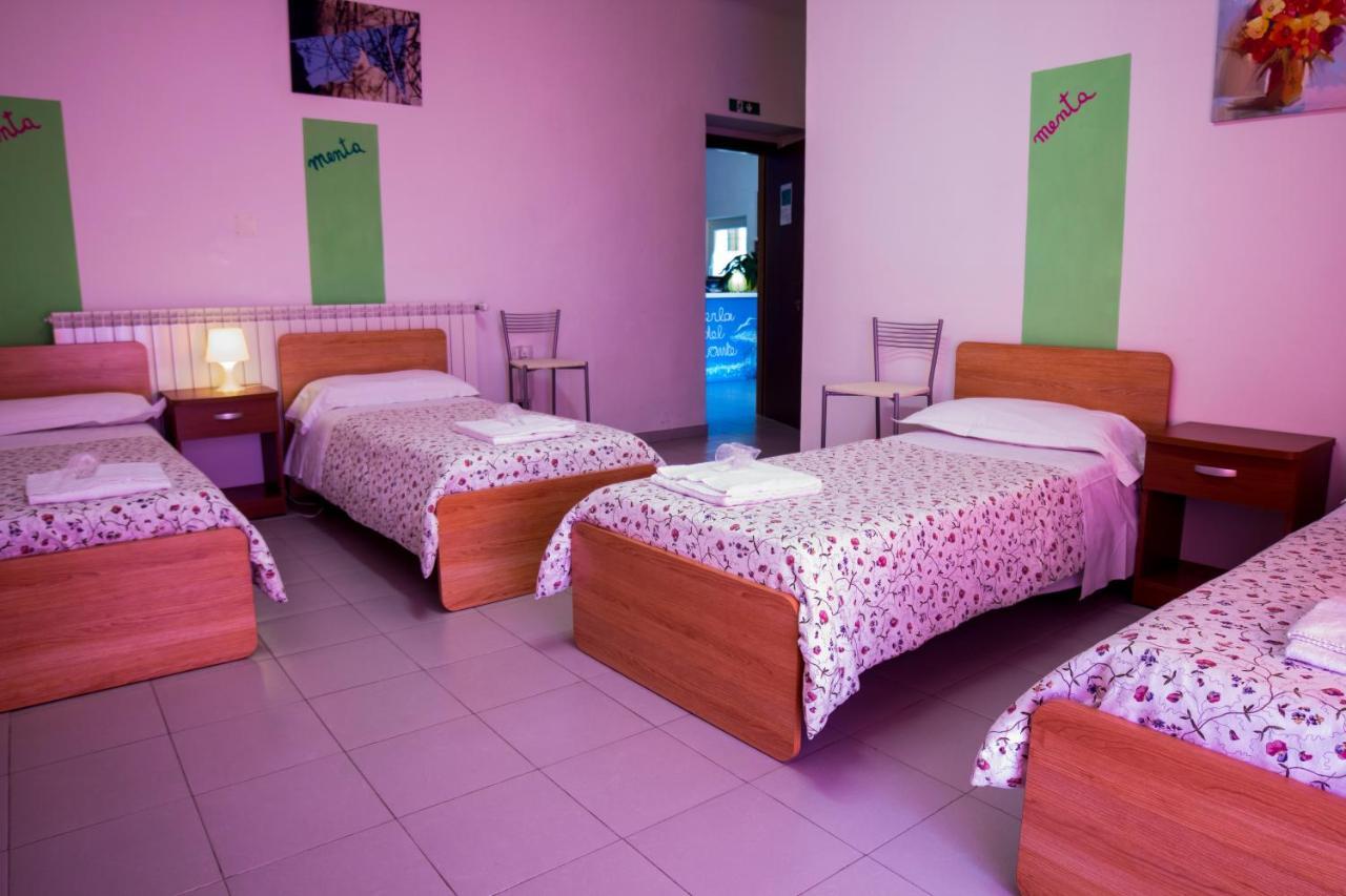 פראמורה Perla Del Levante Hostel מראה חיצוני תמונה